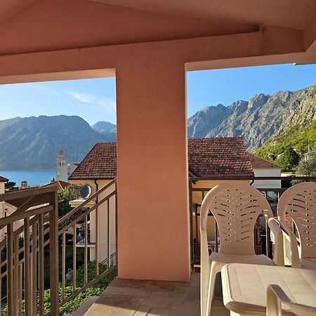 Modern Seaside Escape - Stunning Sea View - Private & Stylish Apartman Kotor Kültér fotó