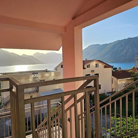 Modern Seaside Escape - Stunning Sea View - Private & Stylish Apartman Kotor Kültér fotó