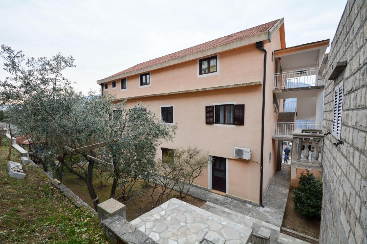 Modern Seaside Escape - Stunning Sea View - Private & Stylish Apartman Kotor Kültér fotó