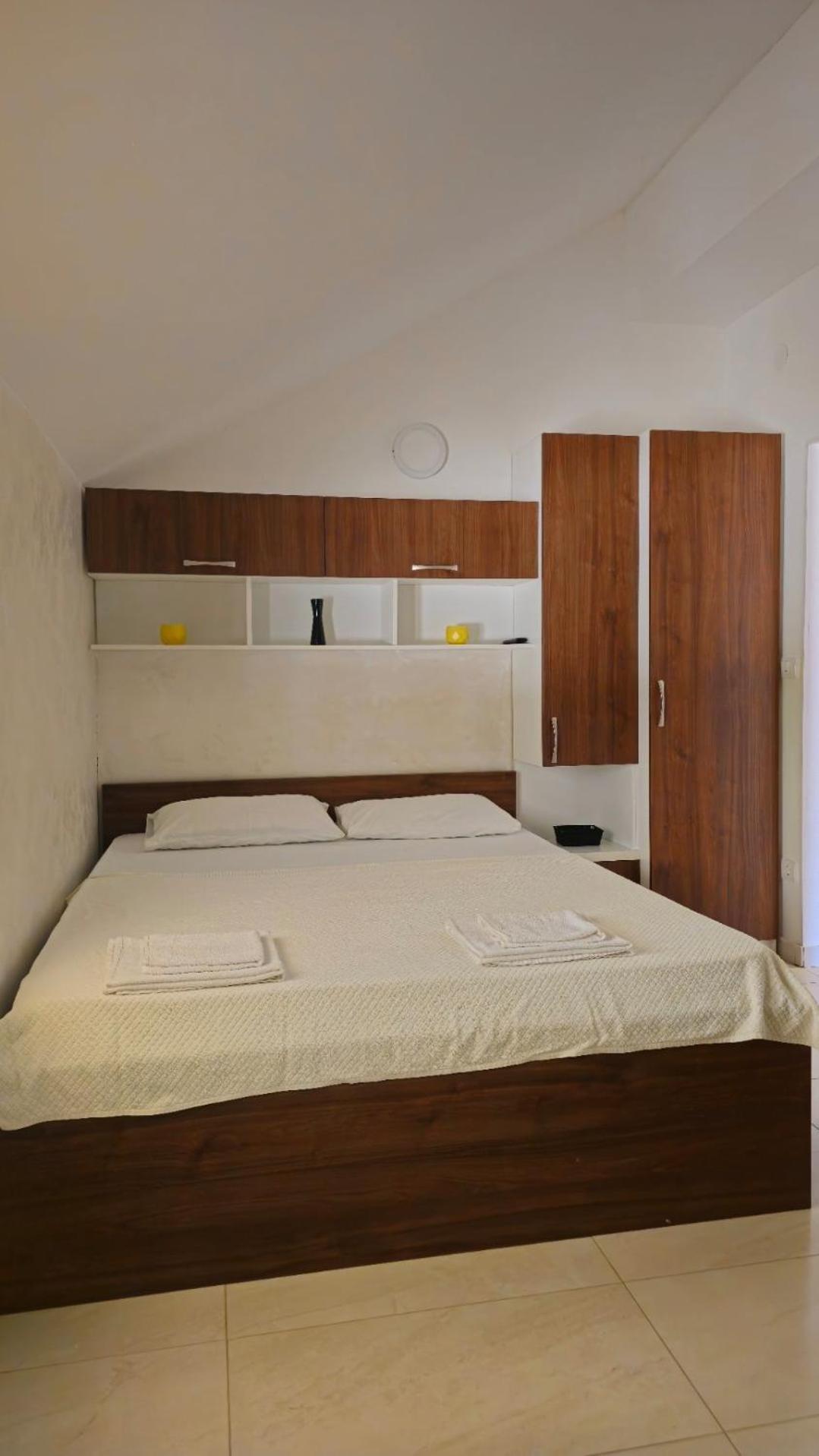 Modern Seaside Escape - Stunning Sea View - Private & Stylish Apartman Kotor Kültér fotó