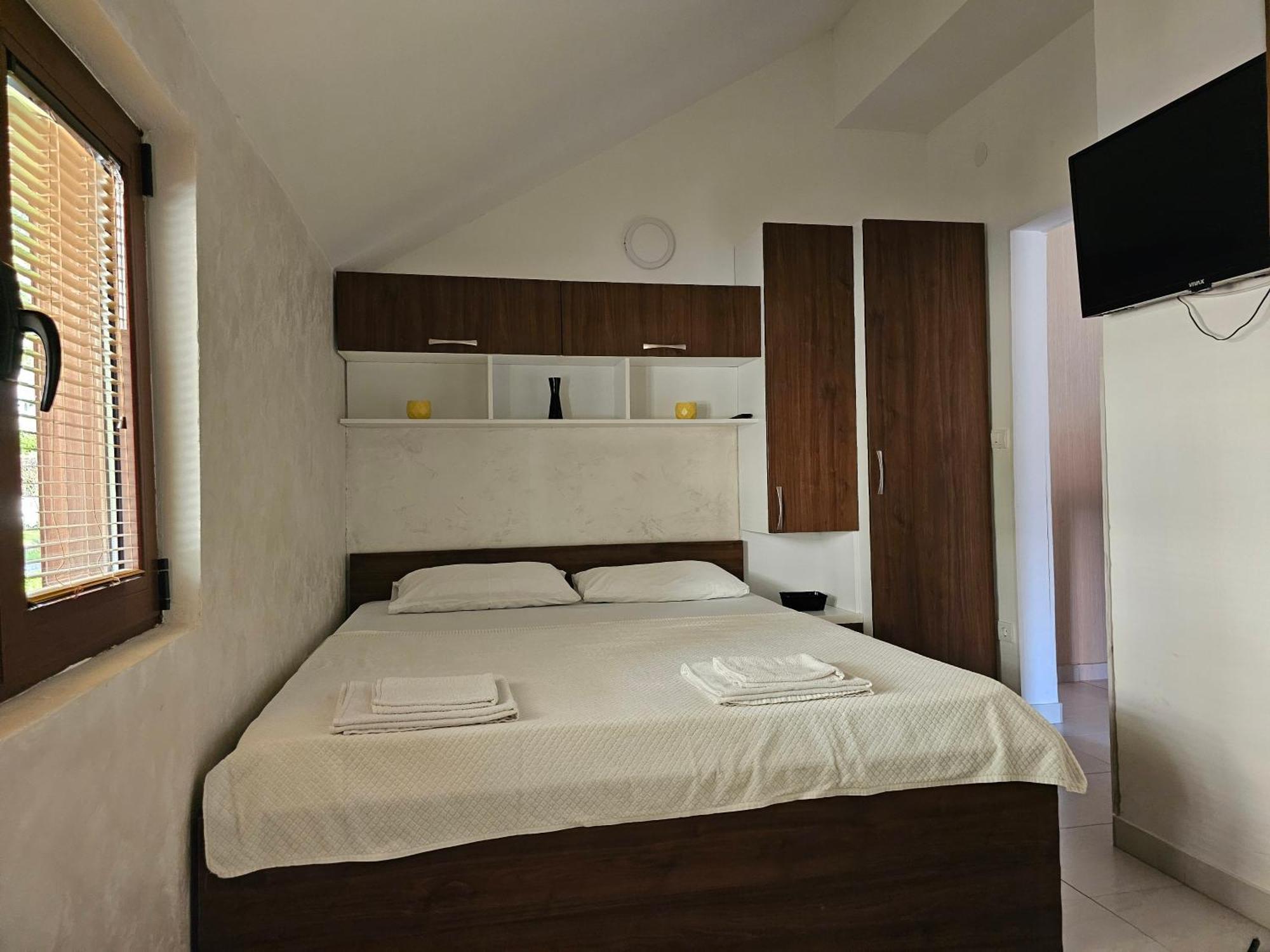Modern Seaside Escape - Stunning Sea View - Private & Stylish Apartman Kotor Kültér fotó