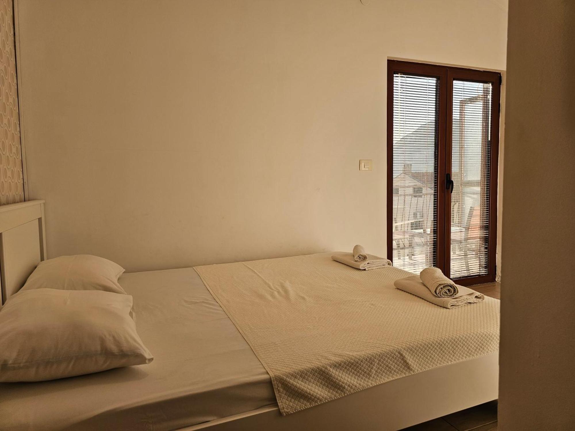 Modern Seaside Escape - Stunning Sea View - Private & Stylish Apartman Kotor Kültér fotó