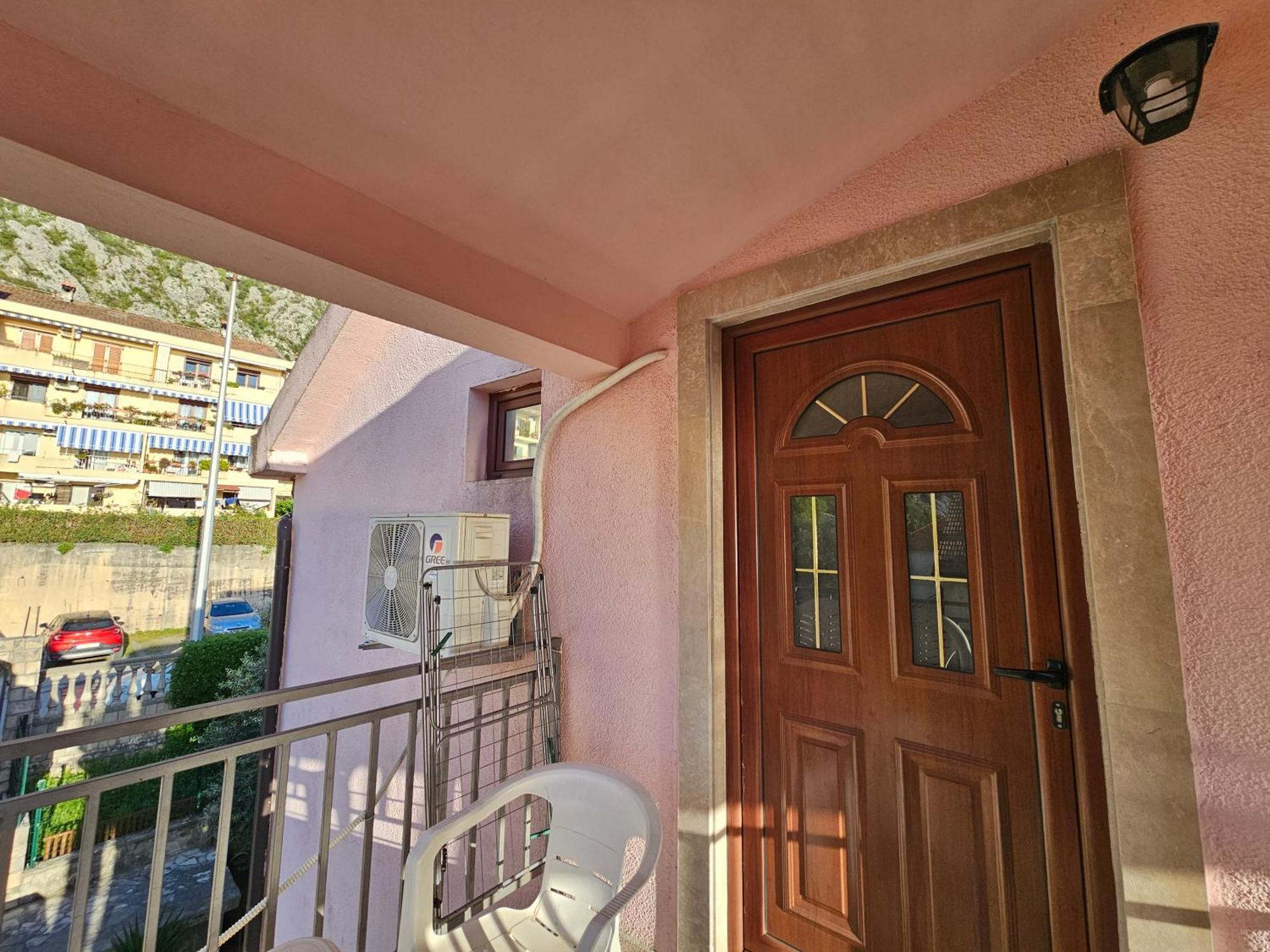 Modern Seaside Escape - Stunning Sea View - Private & Stylish Apartman Kotor Kültér fotó