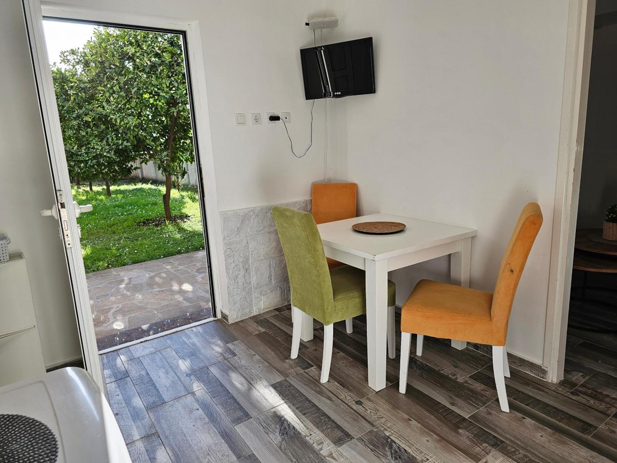Modern Seaside Escape - Stunning Sea View - Private & Stylish Apartman Kotor Kültér fotó